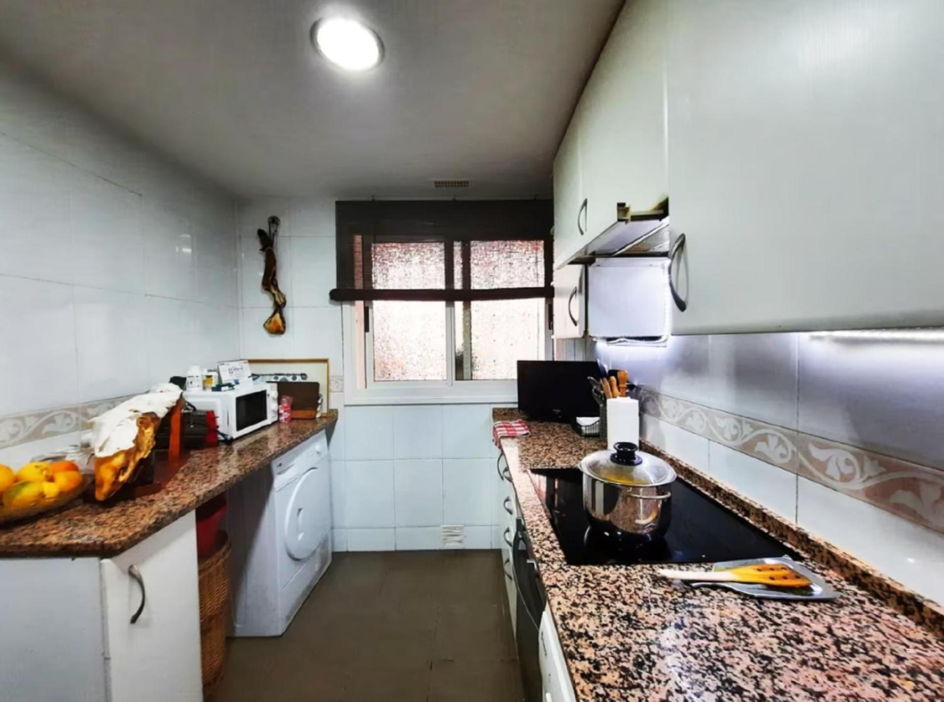 San Pedro De Alcantara Estupendo Piso 2 Hab, Salon, Wifi Apartemen
