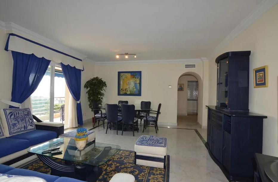 San Pedro De Alcantara Estupendo Piso 2 Hab, Salon, Wifi Apartemen *